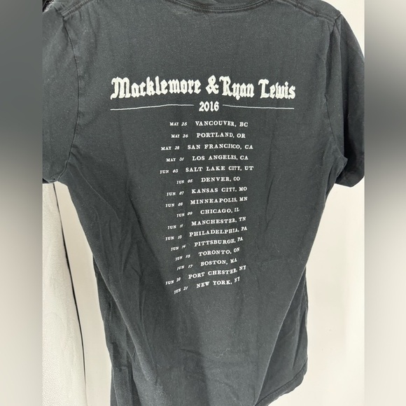 Macklemore and Ryan Lewis 2016 tour shirt size med - Picture 2 of 2